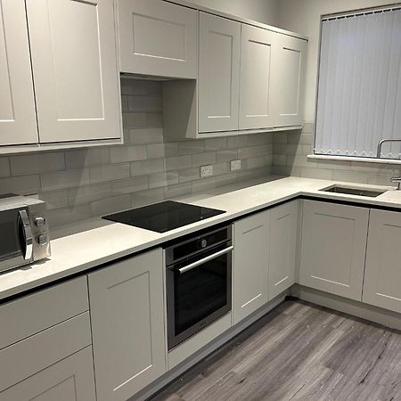 Beachfront Apartment 3 Bedrooms Sleeps 7 - Gateway To The Lake District - Newly Refurbished モアカム エクステリア 写真