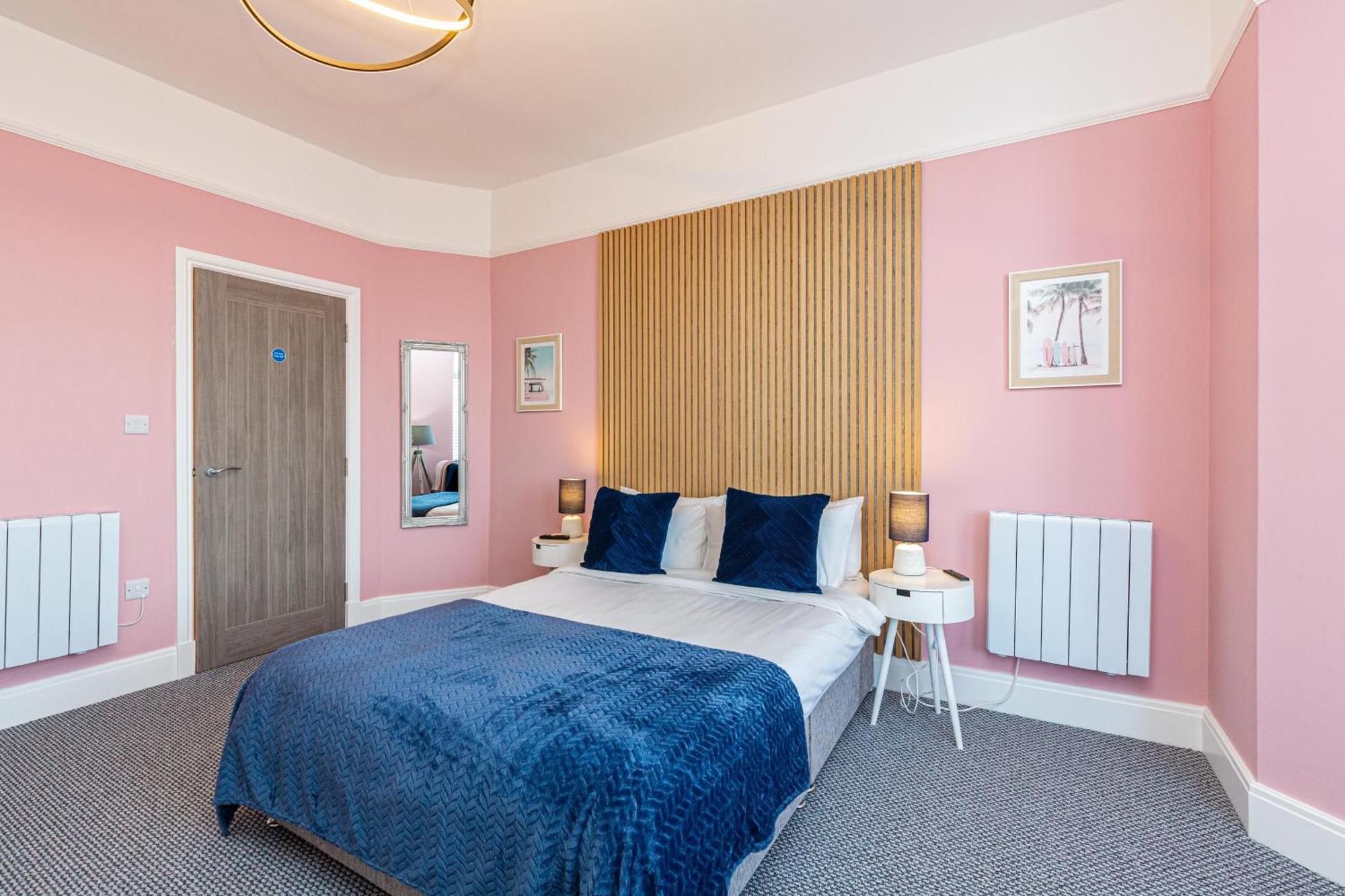 Beachfront Apartment 3 Bedrooms Sleeps 7 - Gateway To The Lake District - Newly Refurbished モアカム エクステリア 写真