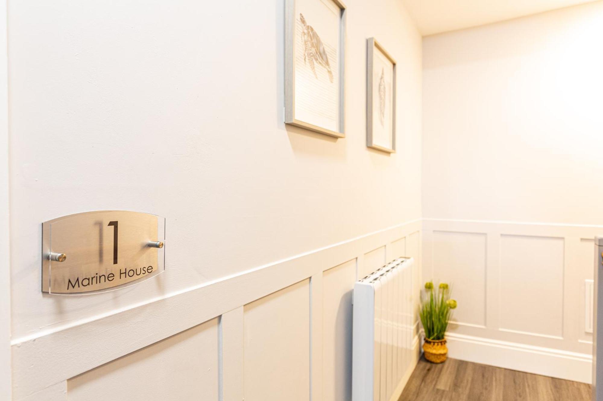 Beachfront Apartment 3 Bedrooms Sleeps 7 - Gateway To The Lake District - Newly Refurbished モアカム エクステリア 写真