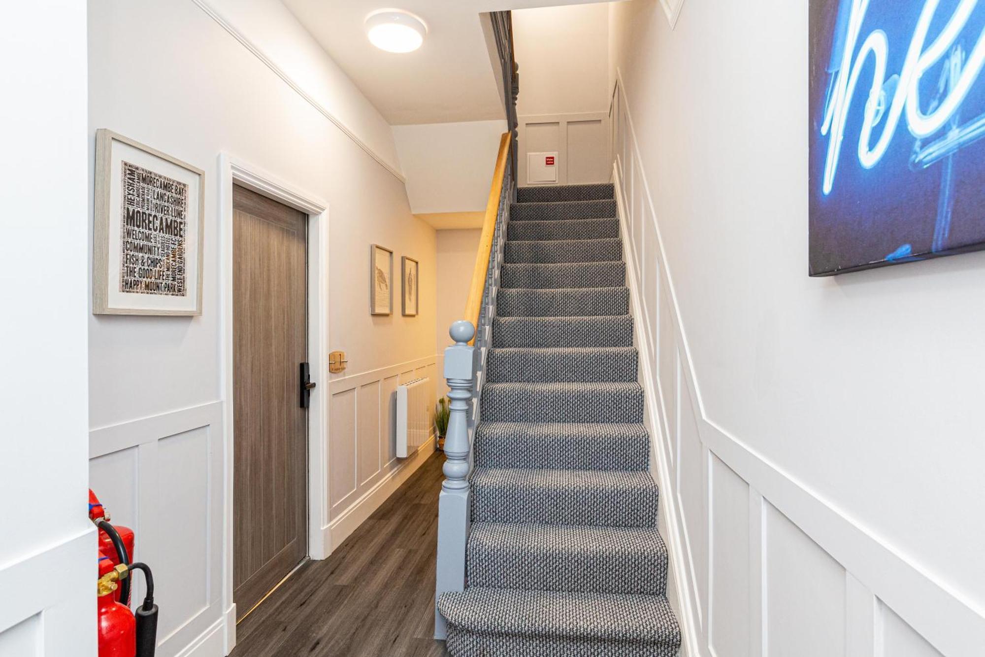 Beachfront Apartment 3 Bedrooms Sleeps 7 - Gateway To The Lake District - Newly Refurbished モアカム エクステリア 写真